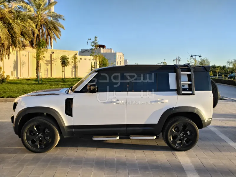 2021 لاند روفر ديفيندر 110 ادفانتشر