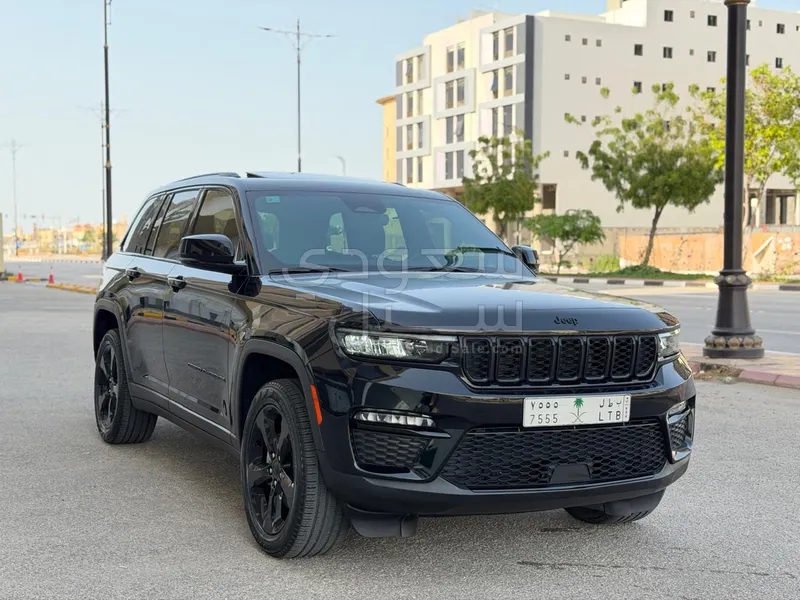 2023 جييب جراند شيروكي ال التيتيود