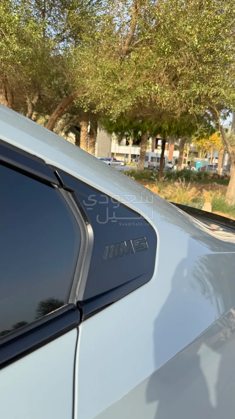 2025 BMW M Series M5