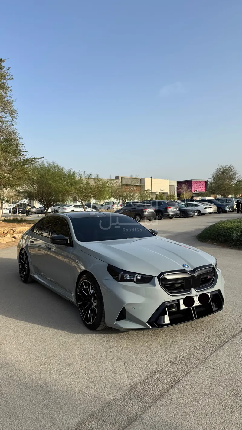 2025 BMW M Series M5