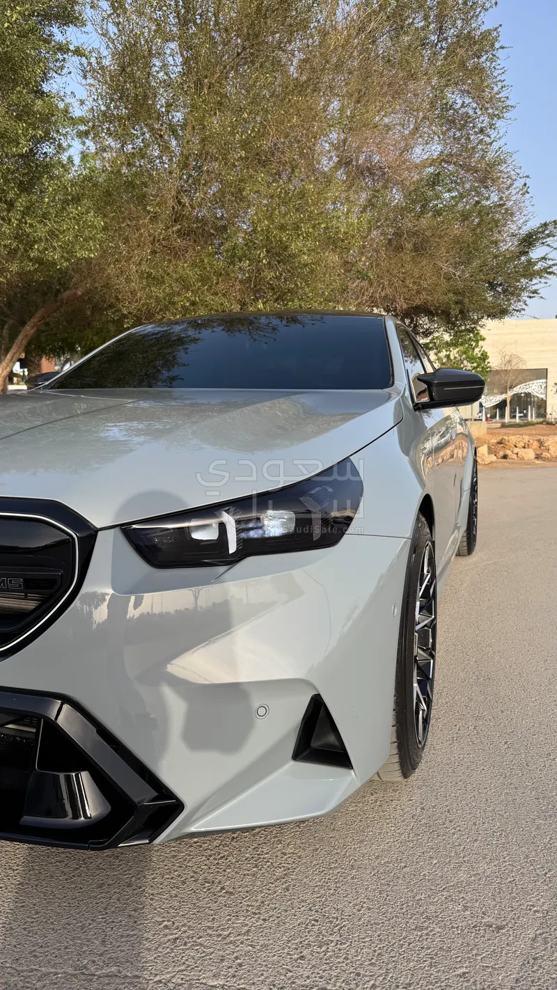 2025 BMW M Series M5
