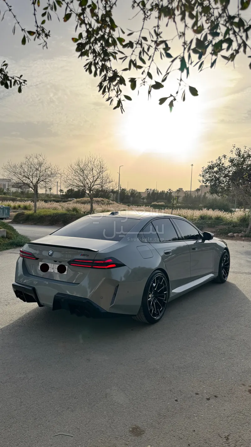 2025 BMW M Series M5