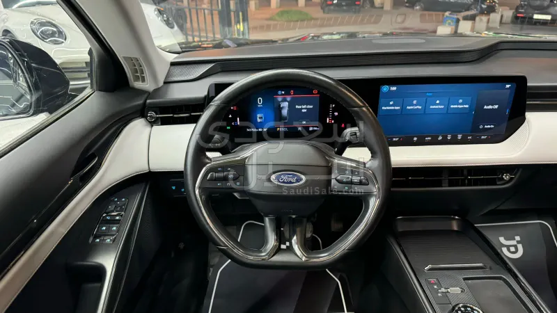 2023 Ford Taurus Trend