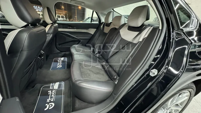 2023 Ford Taurus Trend