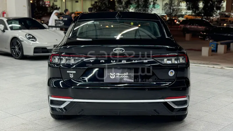 2023 Ford Taurus Trend