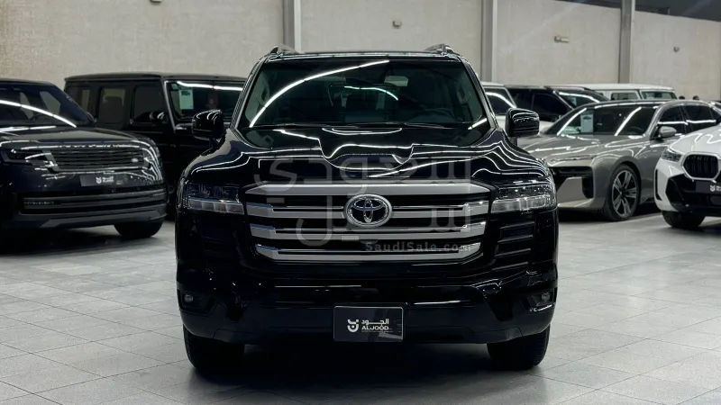 2025 Toyota Land Cruiser GXR 2