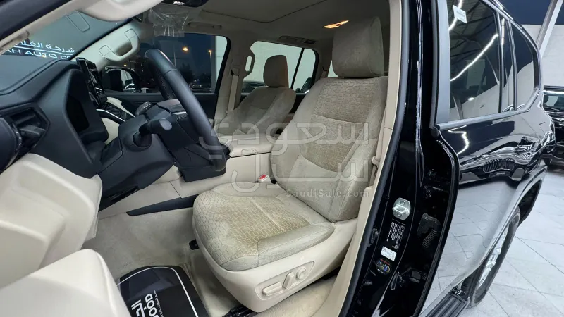 2025 Toyota Land Cruiser GXR 2