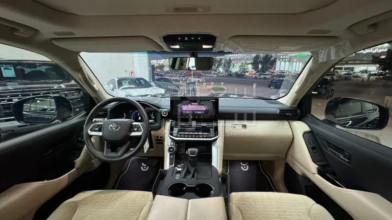2025 Toyota Land Cruiser GXR 2