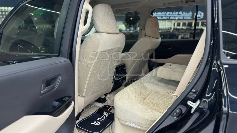 2025 Toyota Land Cruiser GXR 2