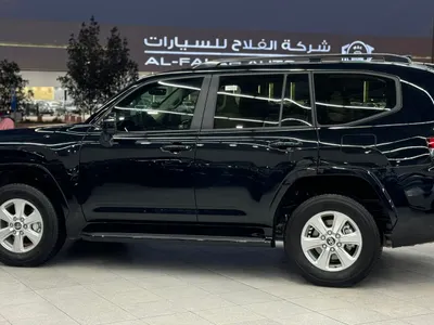 2025 Toyota Land Cruiser GXR 2