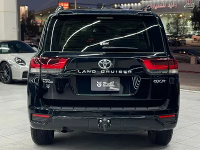 2025 Toyota Land Cruiser GXR 2