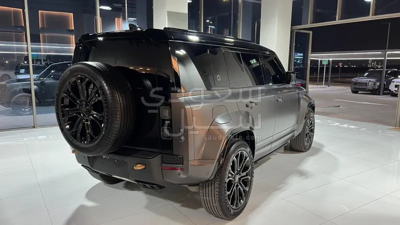 2026 Land Rover Defender Octa