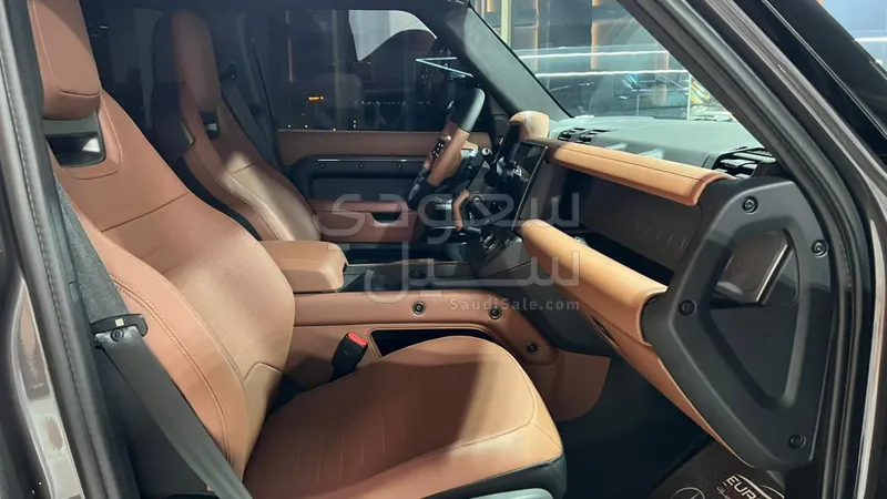 2026 Land Rover Defender Octa