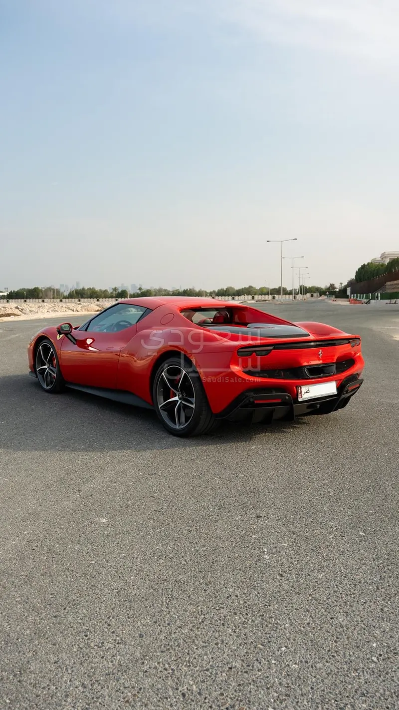 2025 فيراري جي تي بي 296