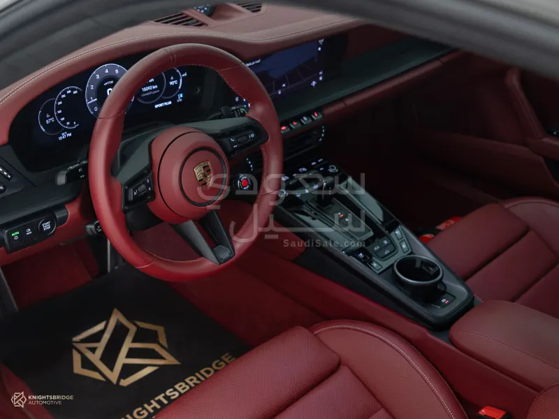2025 بورش 911 كاريرا جي تي اس