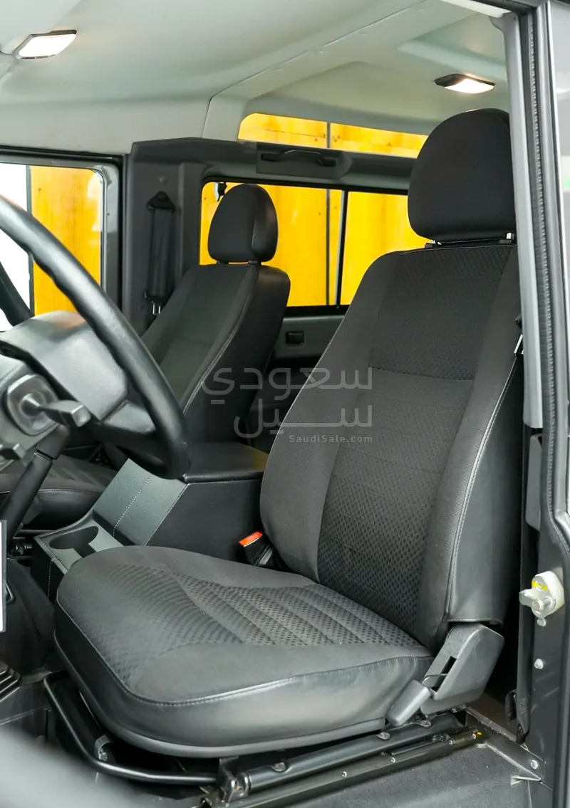 2011 Land Rover Defender 90