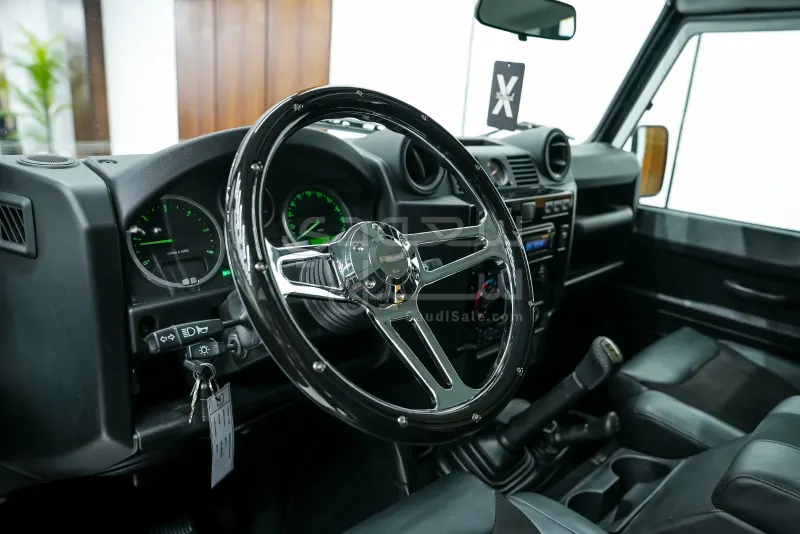 2014 Land Rover Defender 90
