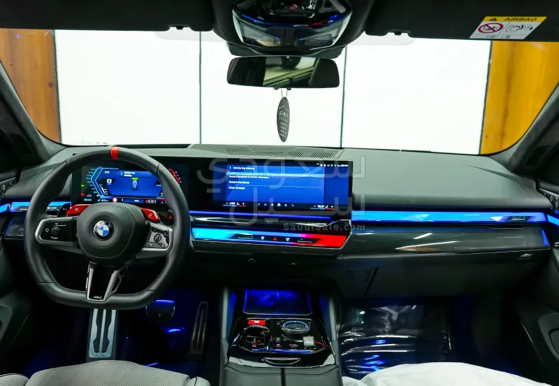 2025 BMW M Series M5