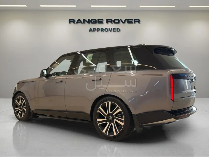 2025 Land Rover Range Rover Vogue SE