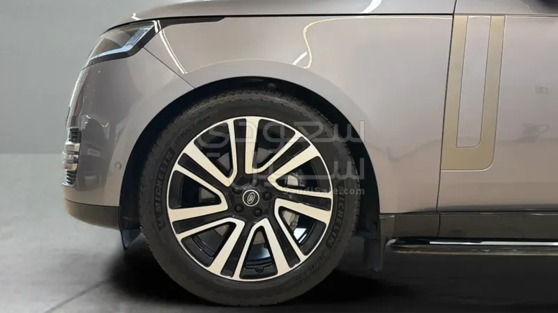 2025 Land Rover Range Rover Vogue SE