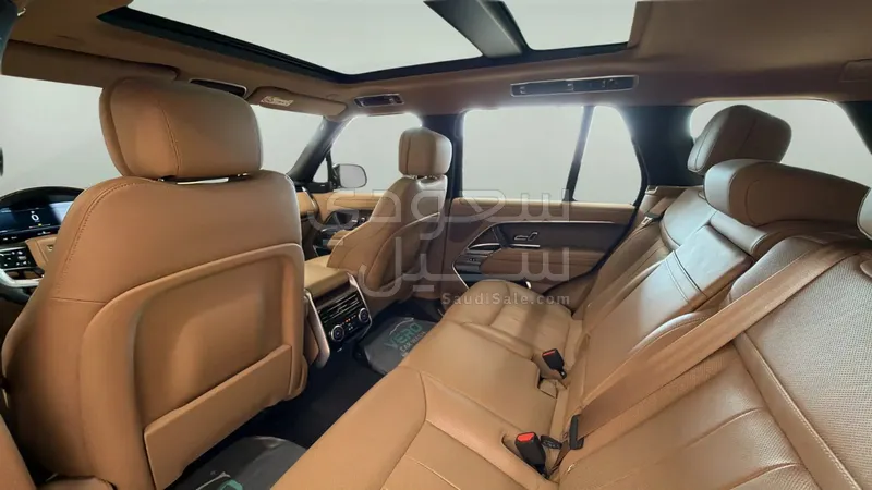 2025 Land Rover Range Rover Vogue SE