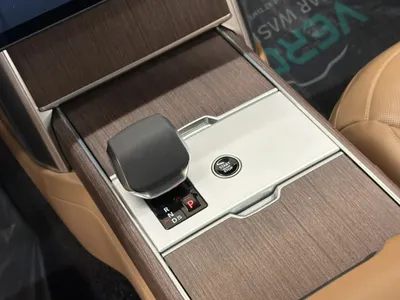 2025 Land Rover Range Rover Vogue SE