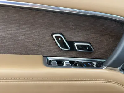 2025 Land Rover Range Rover Vogue SE