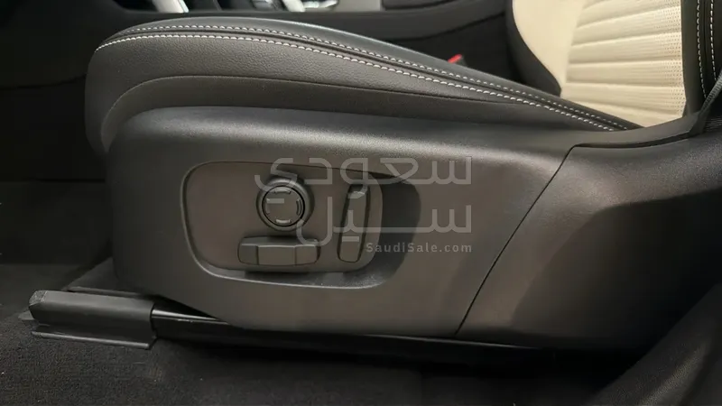 2025 Land Rover Discovery Sport