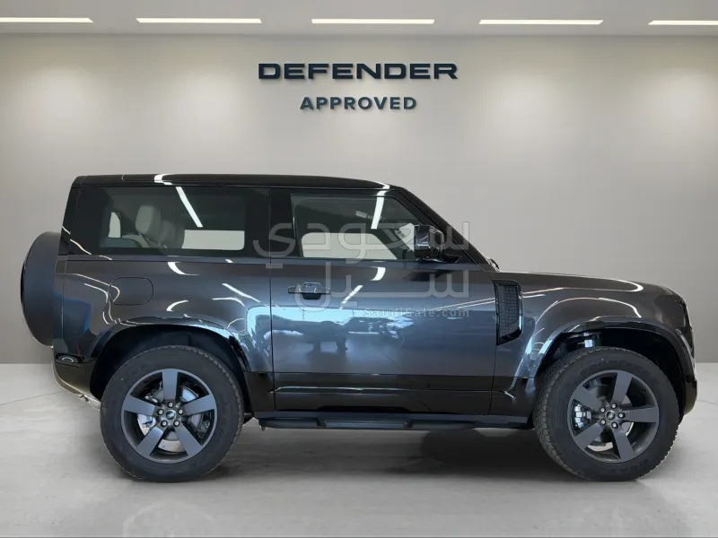 2025 Land Rover Defender 90