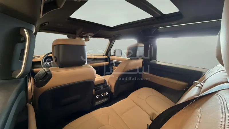 2025 Land Rover Defender 90