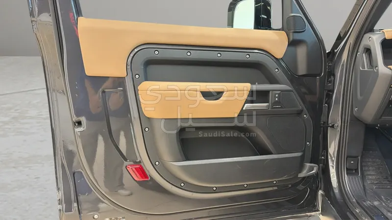 2025 Land Rover Defender 90
