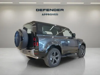 2025 Land Rover Defender 90