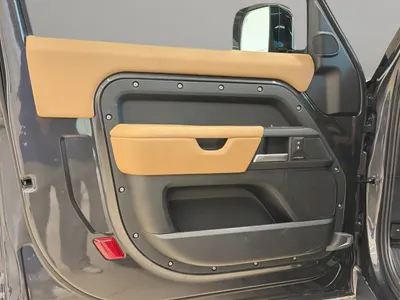 2025 Land Rover Defender 90
