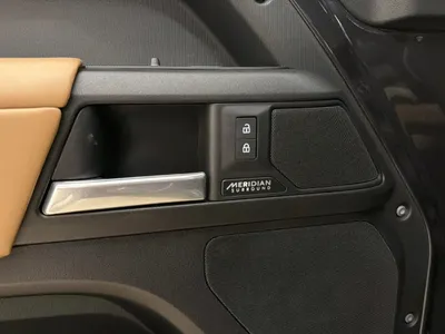 2025 Land Rover Defender X