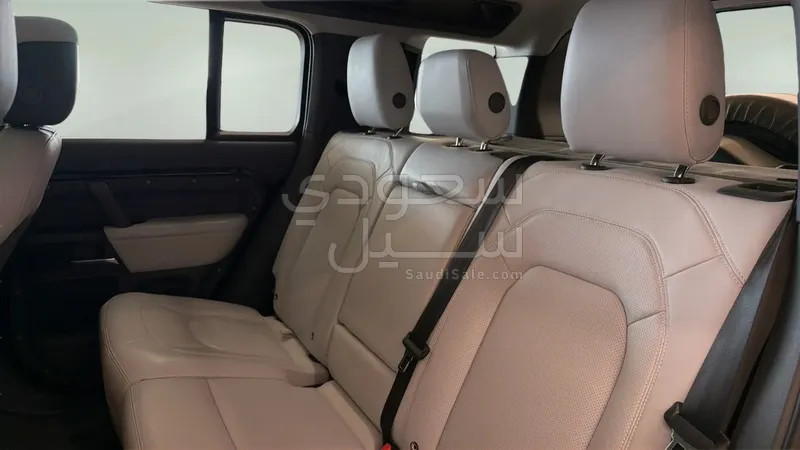 2025 Land Rover Defender 110
