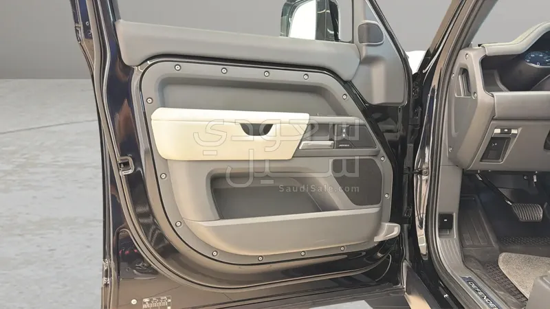 2025 Land Rover Defender 110