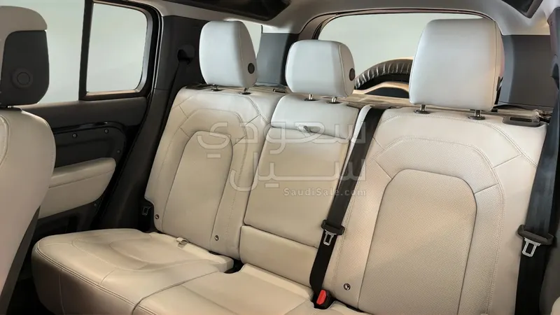 2025 Land Rover Defender 110