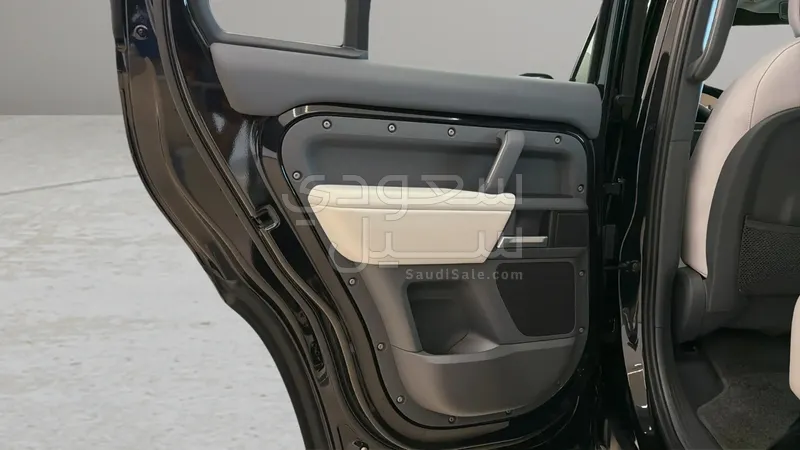 2025 Land Rover Defender 110
