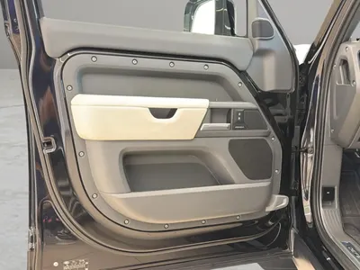 2025 Land Rover Defender 110