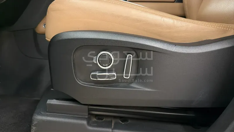 2025 Land Rover Defender 130