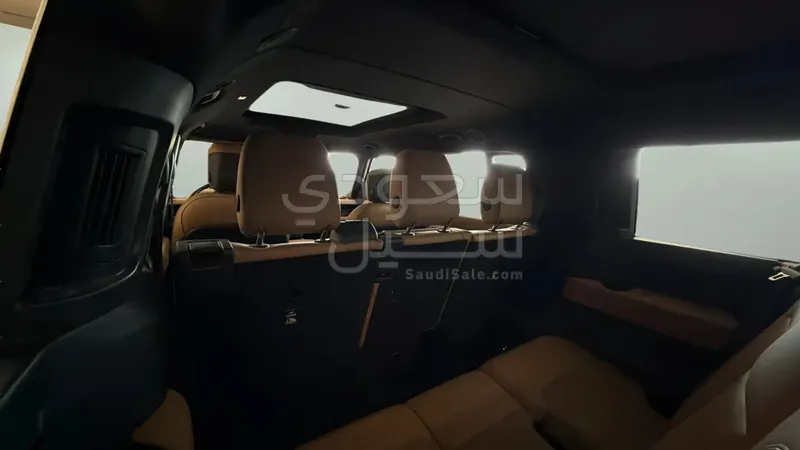 2025 Land Rover Defender 130