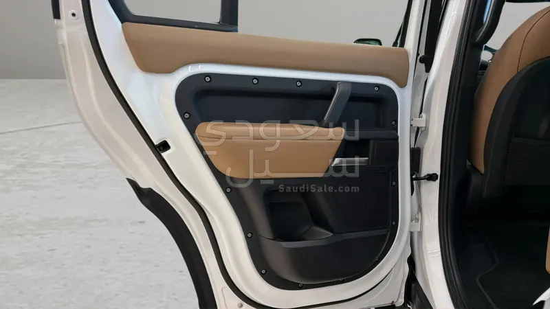 2025 Land Rover Defender 130