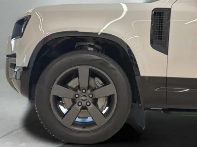 2025 Land Rover Defender 130