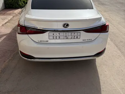 2020 لكزس آي إس 250
