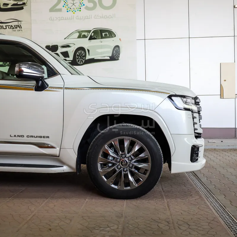 2024 Toyota Land Cruiser VXR