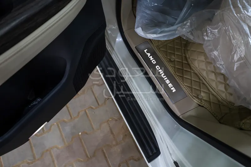 2024 Toyota Land Cruiser VXR