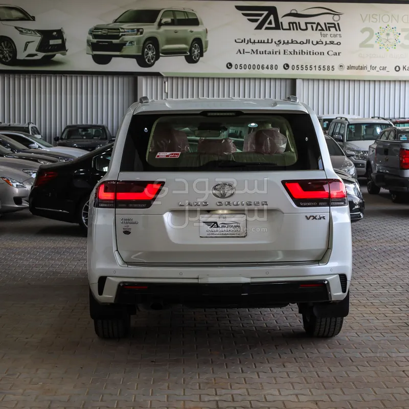 2024 Toyota Land Cruiser VXR