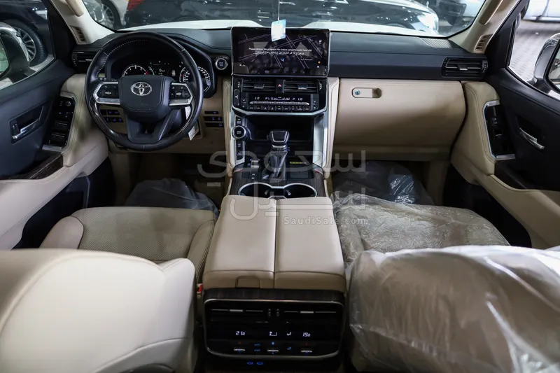 2024 Toyota Land Cruiser VXR