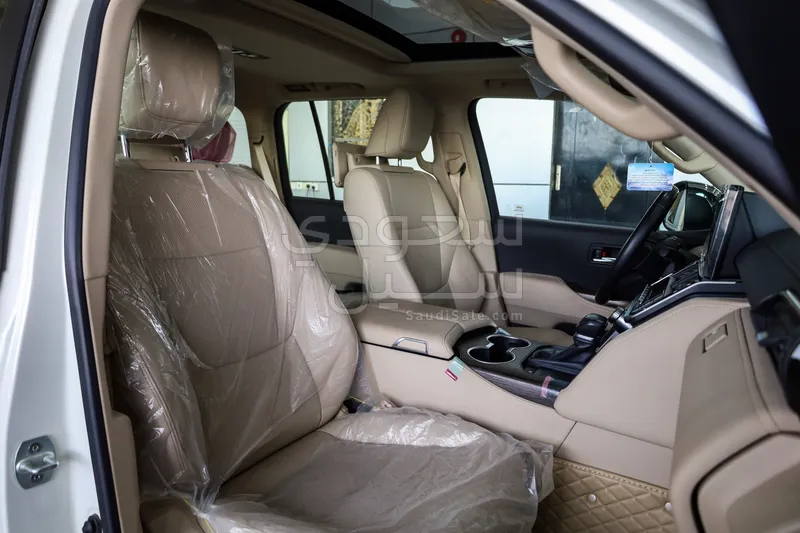 2024 Toyota Land Cruiser VXR