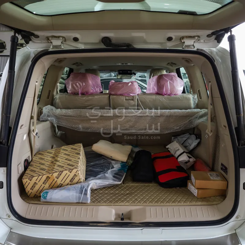 2024 Toyota Land Cruiser VXR